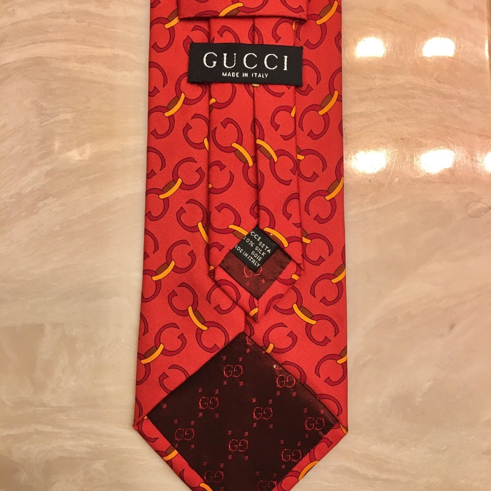 Gucci tie nwot with free Gift - Picture 2 of 3